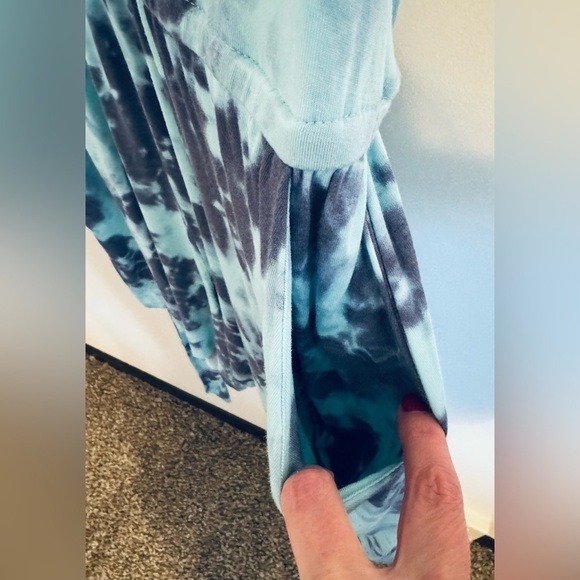 Torrid Blue and White Tie-Dye Romper - Picture 6 of 9